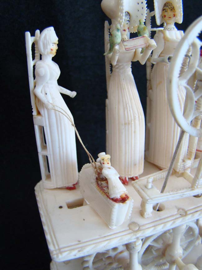 An exceptionally fine, rare and elaborate Napoleonic period French Prisoner-of-war made bone "SPINNING JENNY" circa 1793-1810. — image 5